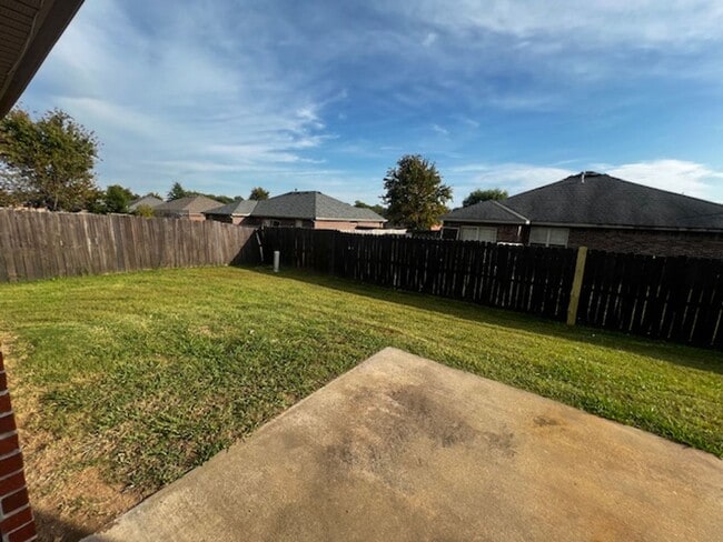 Building Photo - Work in Progress: Your Future Home in Clabber Creek! Lawn Maintenance Included!