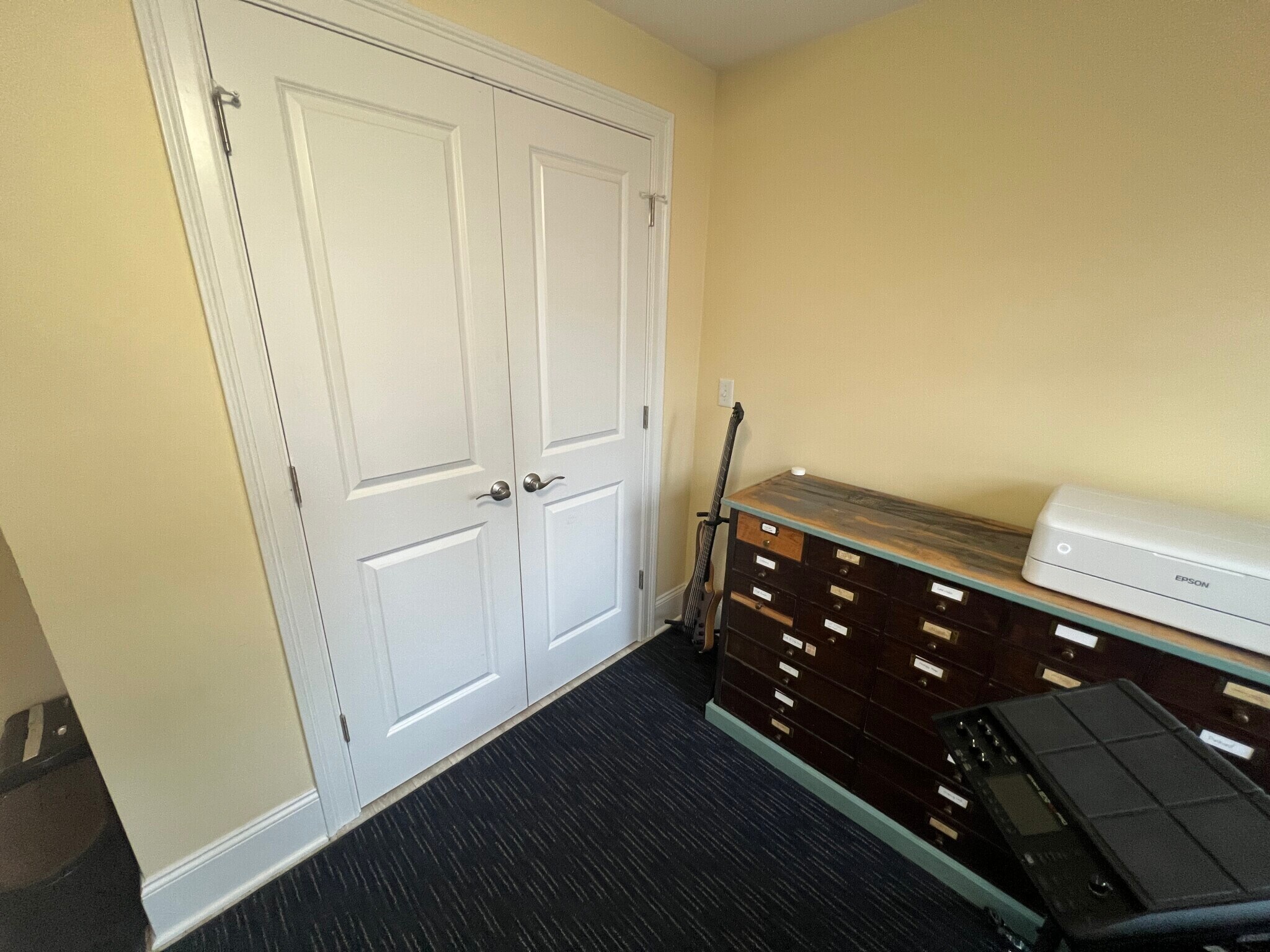 Building Photo - 118 Holland St