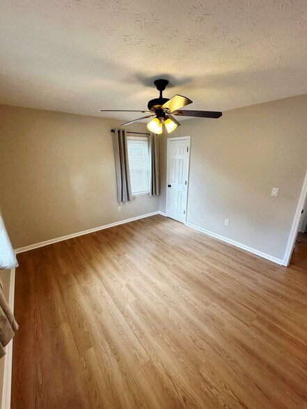 2nd Bedroom - 2022 Bono Rd