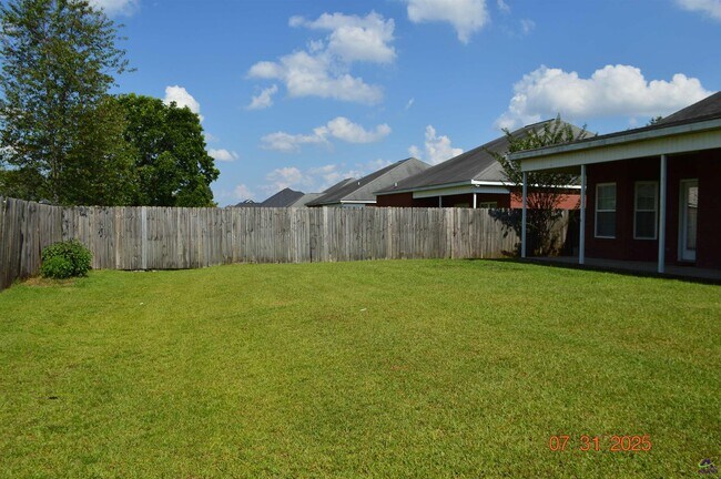 Building Photo - 206 Arelia Dr