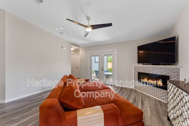 Building Photo - 6715 Hickory Springs Dr