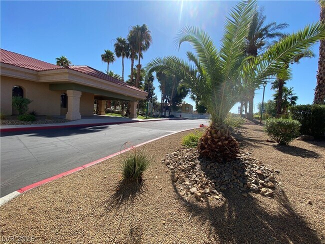 Building Photo - 5174 S Jones Blvd