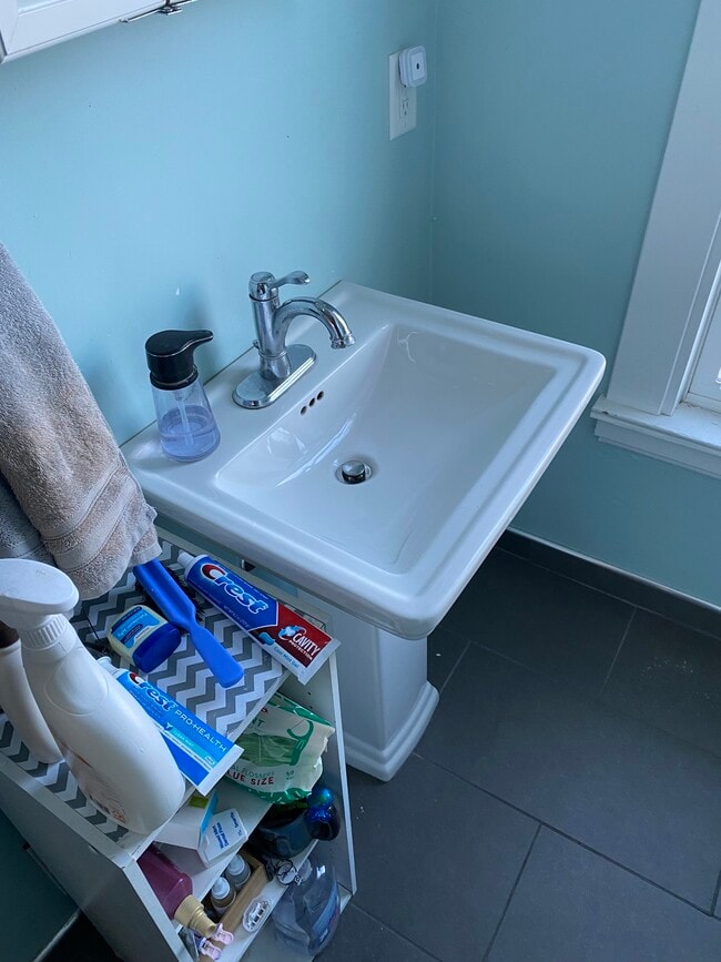 Building Photo - 1334 W Taylor Ave