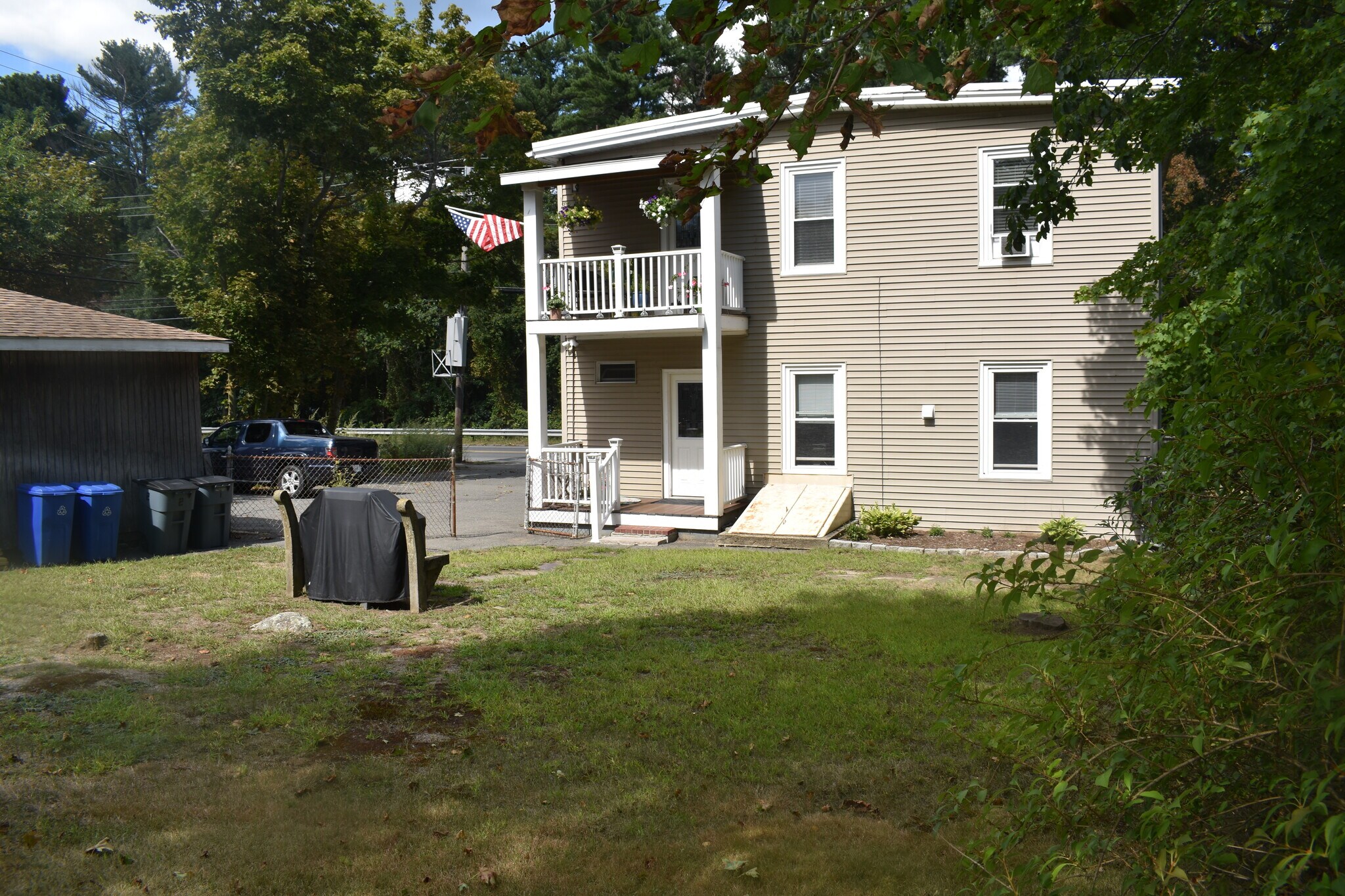 Building Photo - 469 Walnut St
