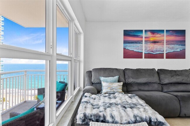 Building Photo - 3850 Galt Ocean Dr