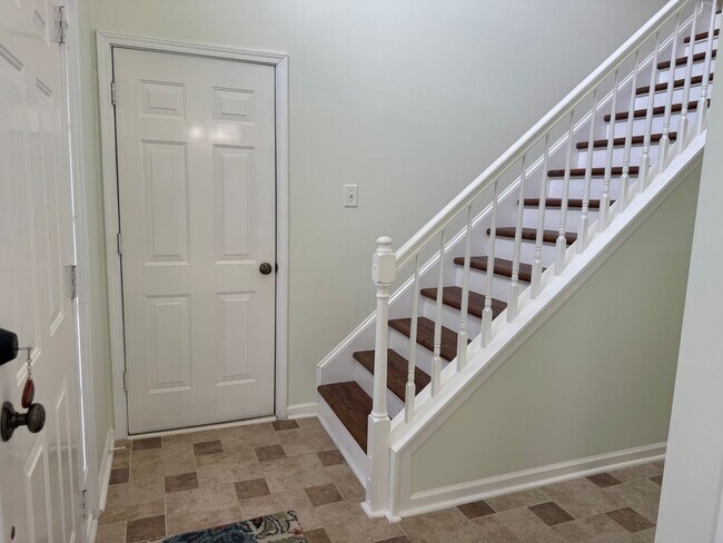 Building Photo - Four Bedroom Home in Curtis Pond