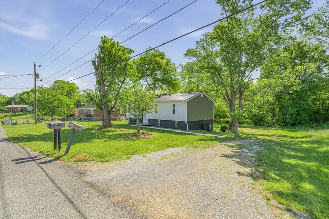 Building Photo - 2827 Shiloh Cir