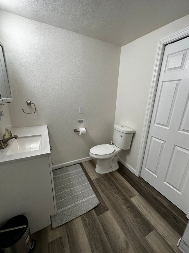 Building Photo - Newly Remodeled 3 bedroom, 2 bathroom home!