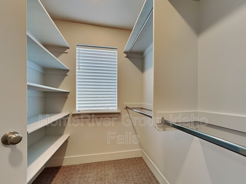 Building Photo - 651 S 2400 W