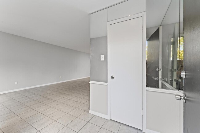 Building Photo - 4627 Wild Indigo St