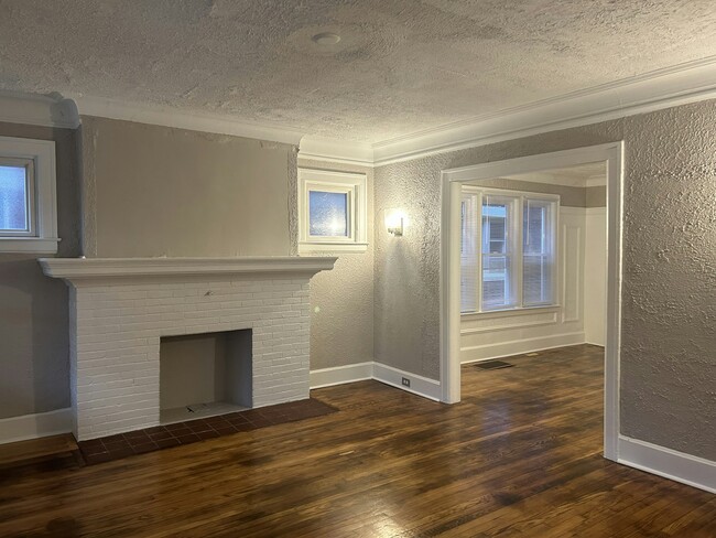 Building Photo - 2067 Hazelwood St