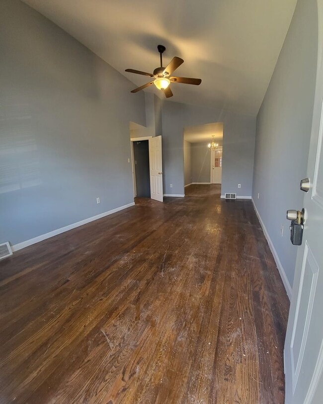Building Photo - 3 bed 1 bath