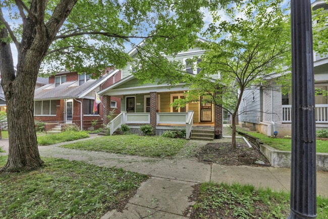 Building Photo - 1349 N 6th St