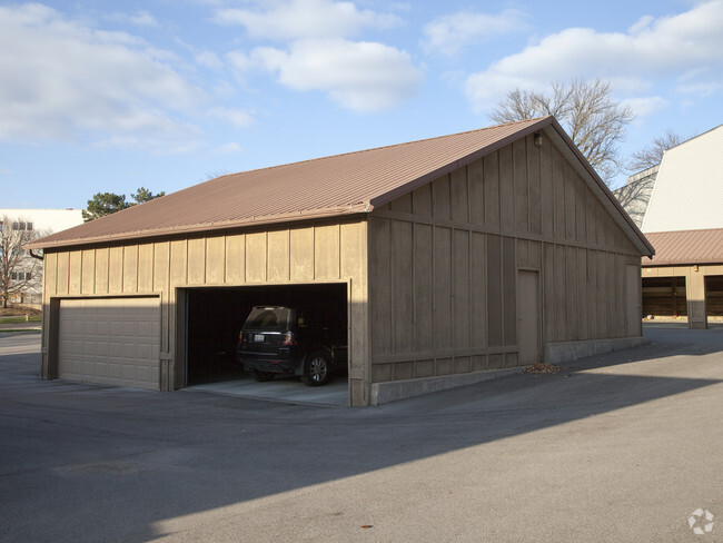 Building Photo - Oakridge