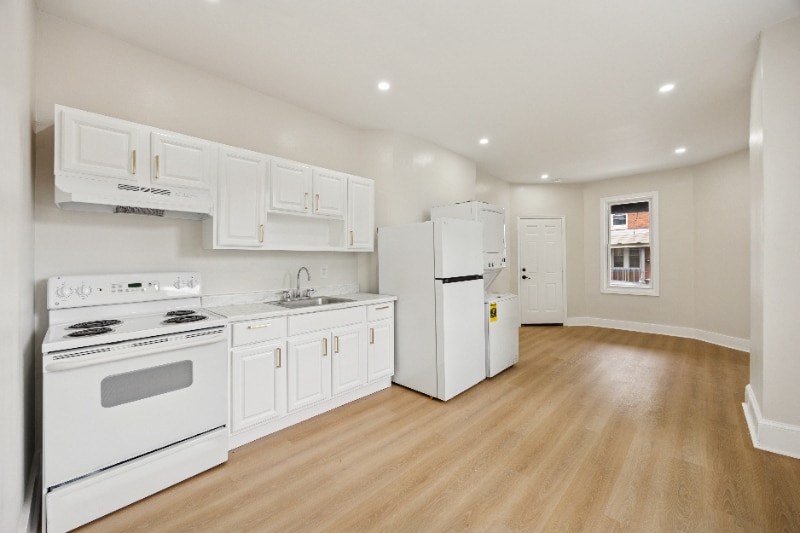 Primary Photo - 130 Hansberry St