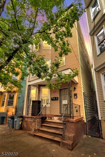 Building Photo - 54 3rd St