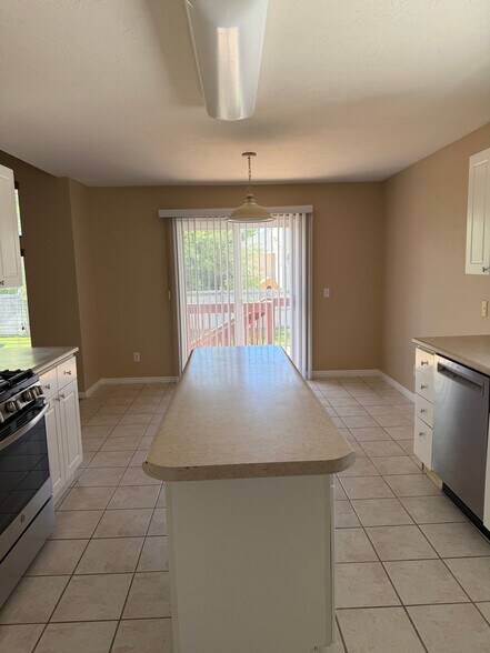 Building Photo - 258 Rawlins Ln