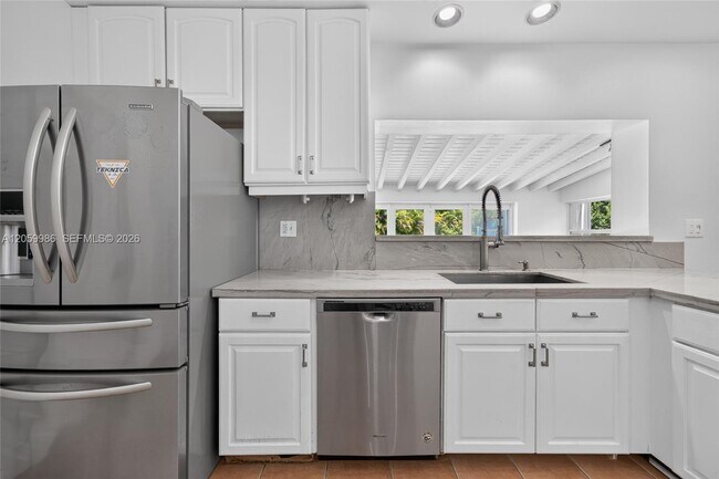 Building Photo - 12930 SW 81st Ave