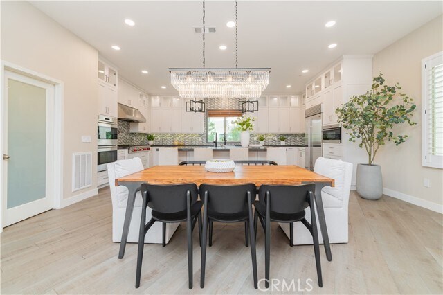 Building Photo - 111 Bosque