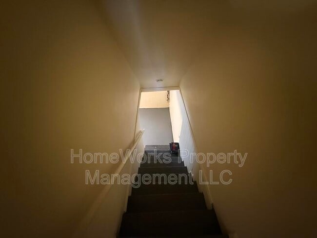 Building Photo - 3844 Elmley Ave