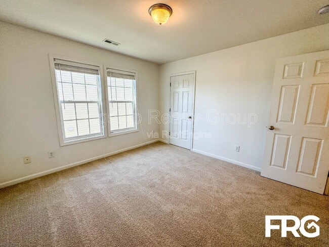 Building Photo - 1021 Jade Ln