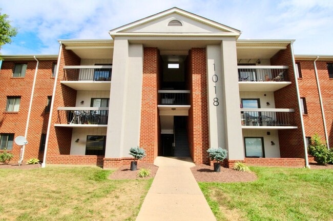 Primary Photo - 1018 Blue Ridge Dr
