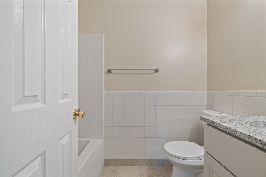 Building Photo - 3305 Portobello Ct