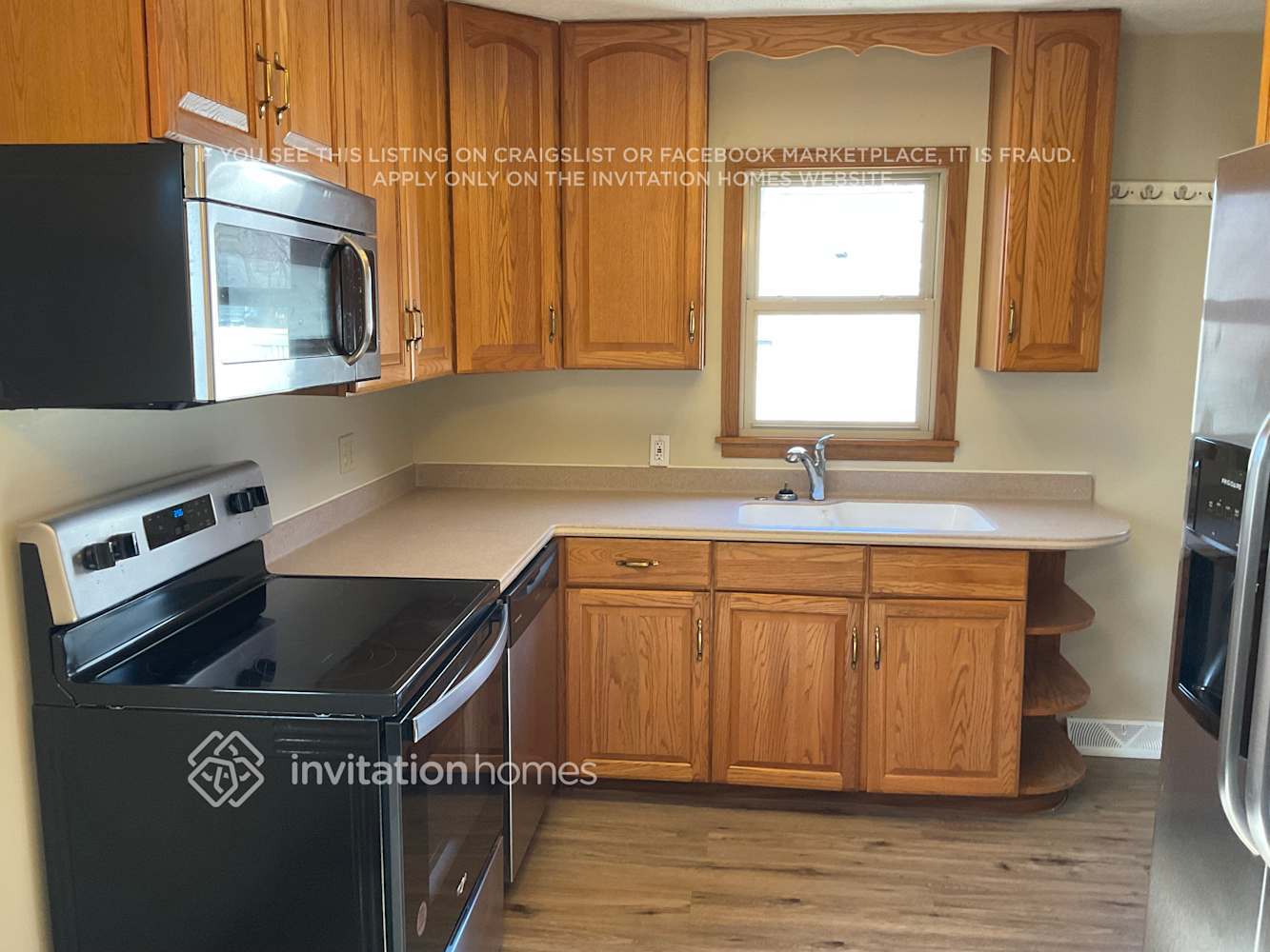 Building Photo - 2713 W 71st 1/2 St