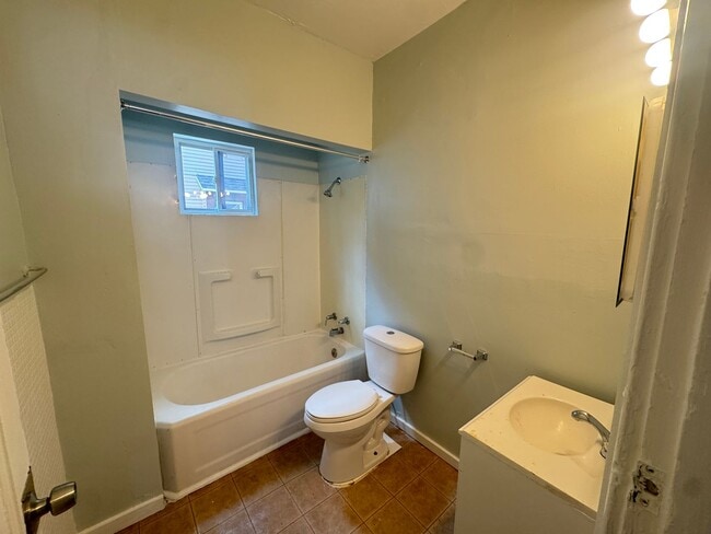 Building Photo - Lower remodeled 2 bedroom duplex