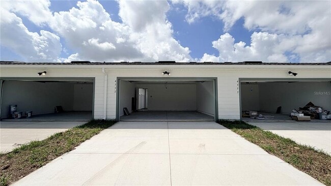 Building Photo - 4557 ORCHARD VIEW Aly