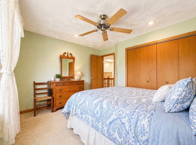 Building Photo - 209 Vivian Ln