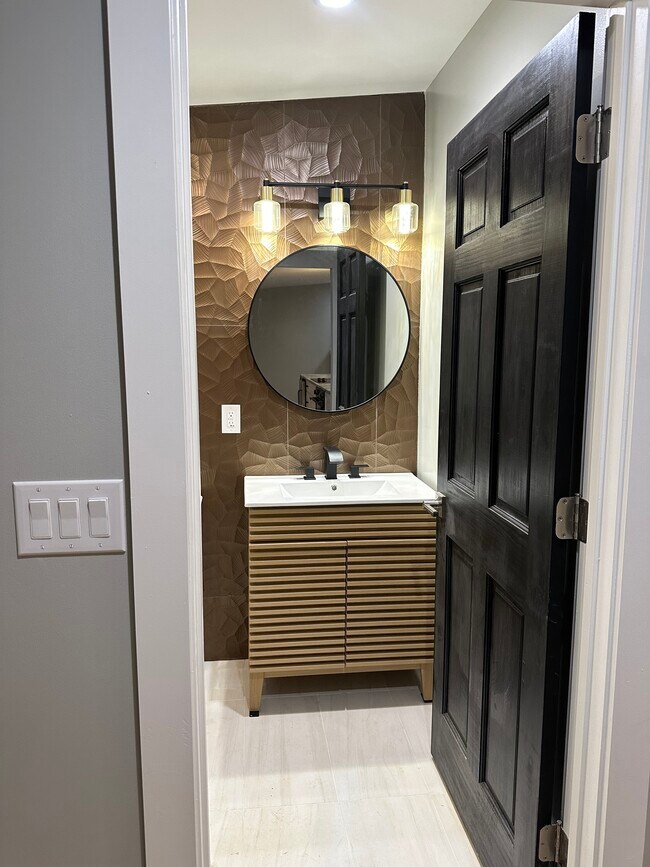 Building Photo - 4846 Ledge Ln