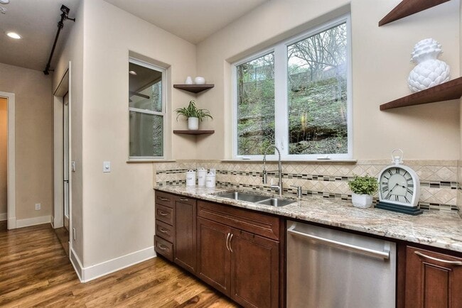 Building Photo - 1529 Barton Springs Rd