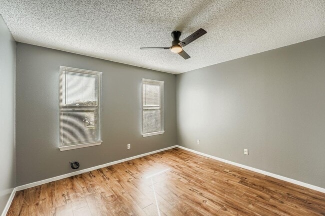 Building Photo - 1913 West Loop