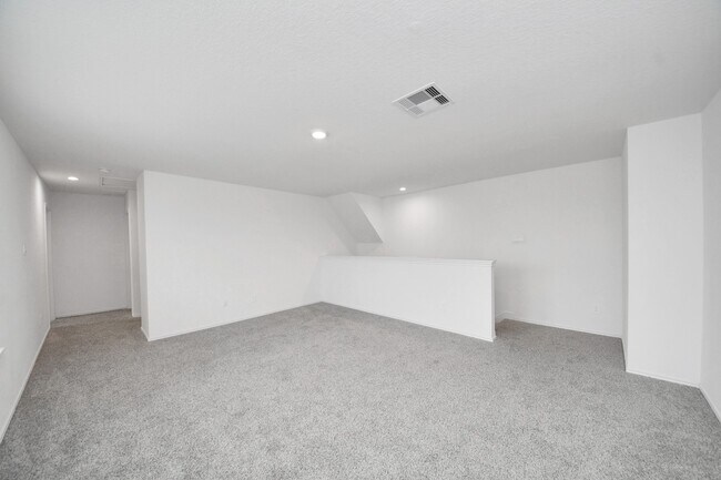 Building Photo - 31303 Heddington Ln