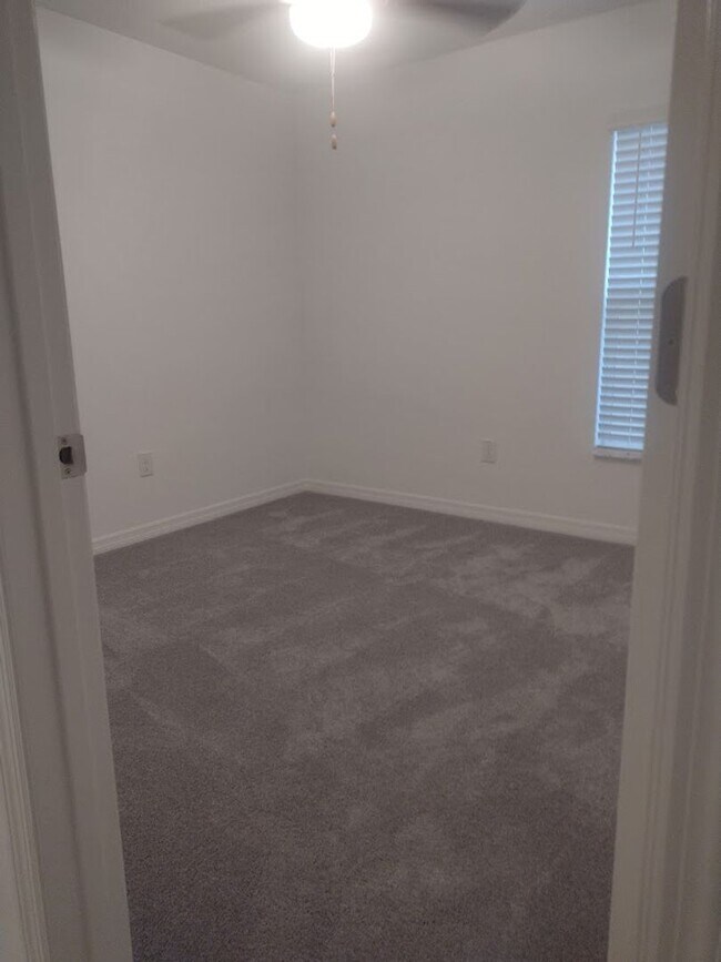 Building Photo - Bartow Rental Home!