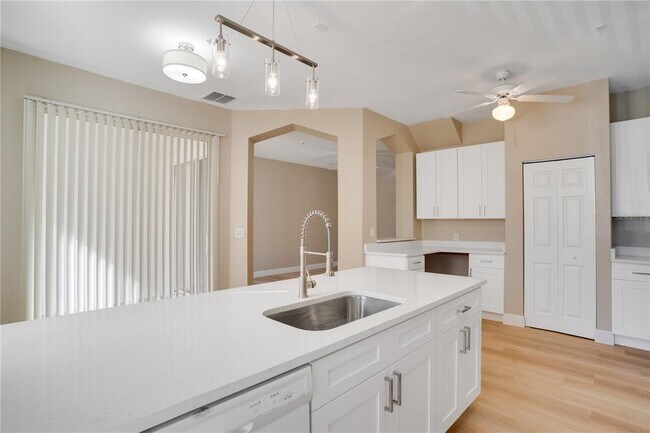 Building Photo - 5028 Sunridge Palms Dr