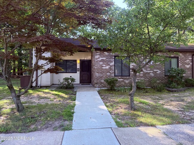 Primary Photo - 102 Arrowood Rd