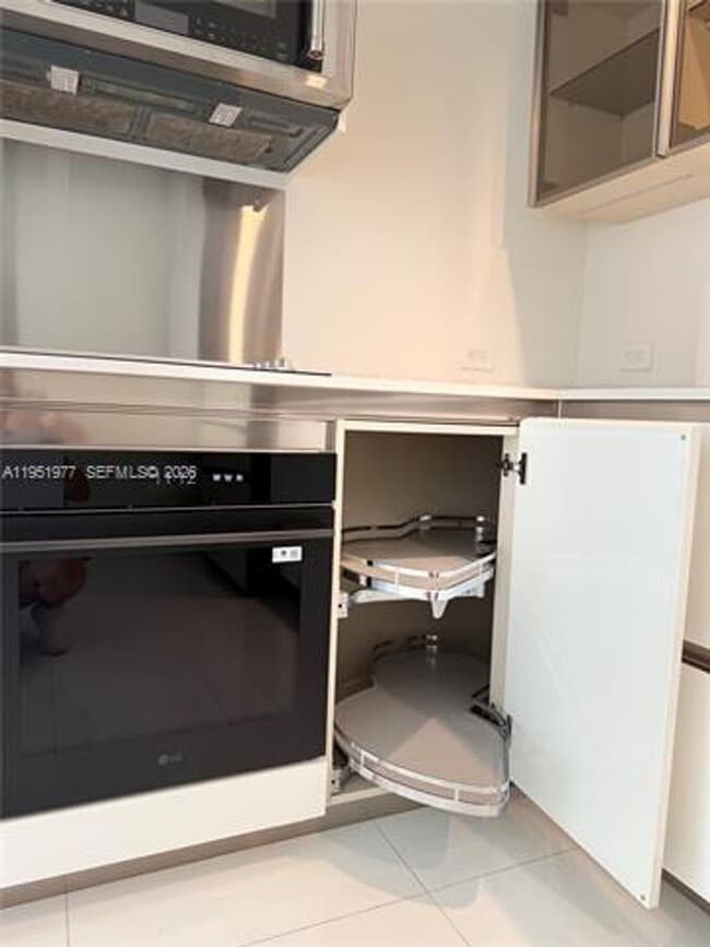 Building Photo - 4000 Towerside Terrace