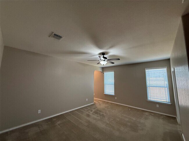 Building Photo - 334 Reunion Ln