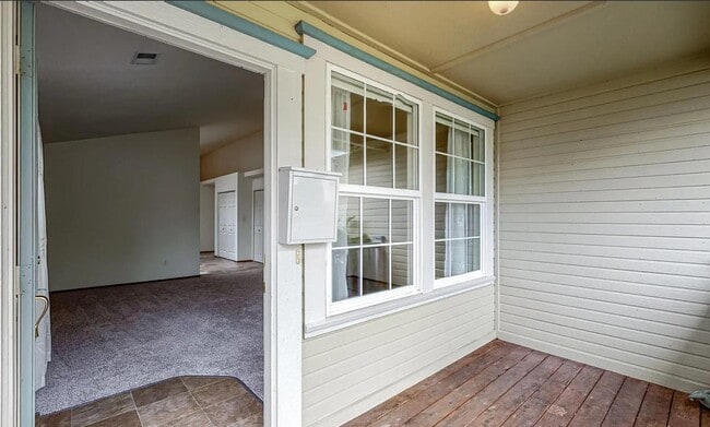 Building Photo - 2093 Tina Ct
