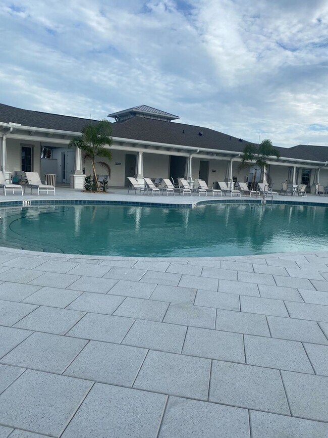 Building Photo - 7418 Tourmaline Dr