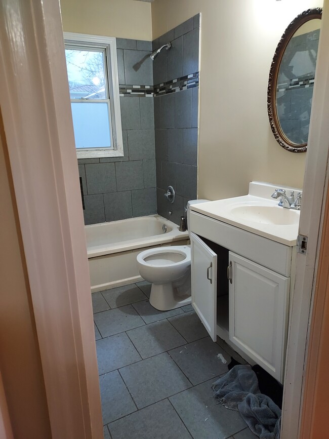 Bathroom - 1602 Haskin Ave