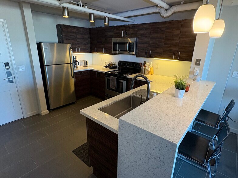 Kitchen - 535 W Thomas Rd