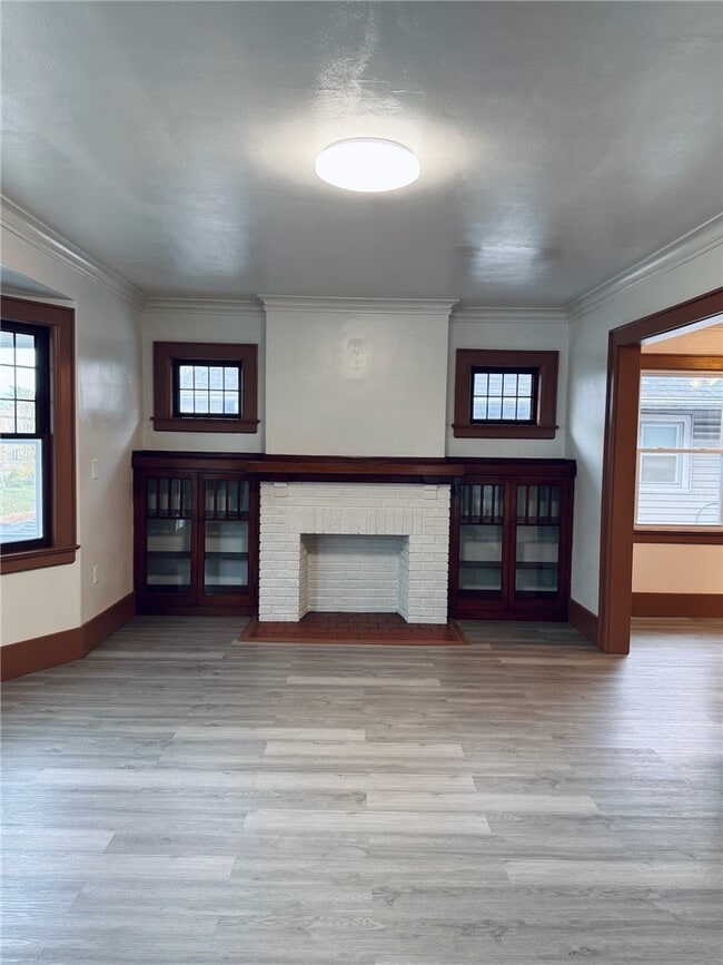 Building Photo - 543 Brooks Ave