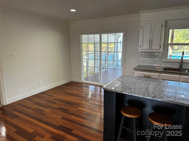 Building Photo - 2054 Hickory Hills Dr