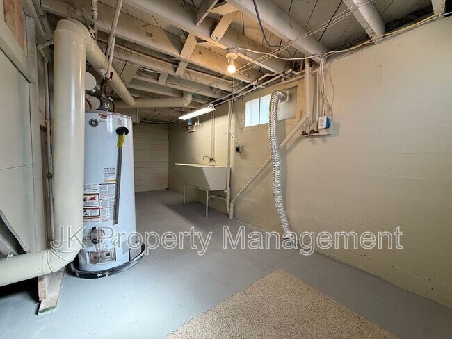 Building Photo - 2716 Central Ave