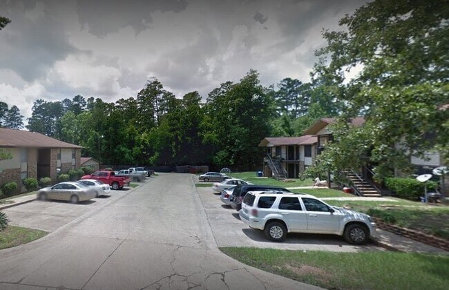 Building Photo - 1388 Adickes Allee St