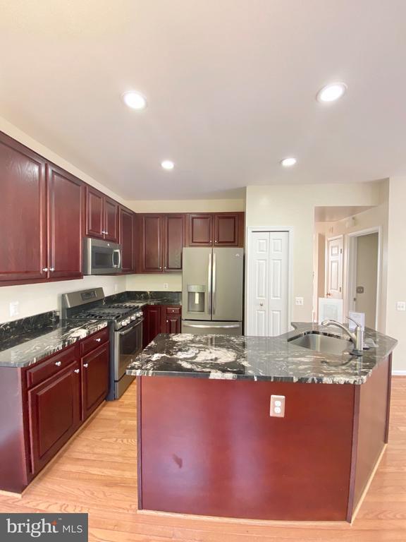 Building Photo - 81 Arell Ct