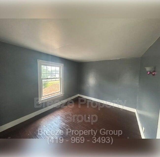 Building Photo - 523 E Vine St